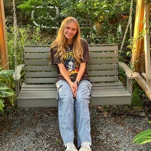 Meet your Posher, Riley